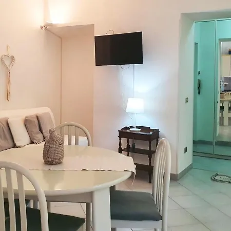 Terry - 6 Posti Con Giardino In Centro Διαμέρισμα Terracina